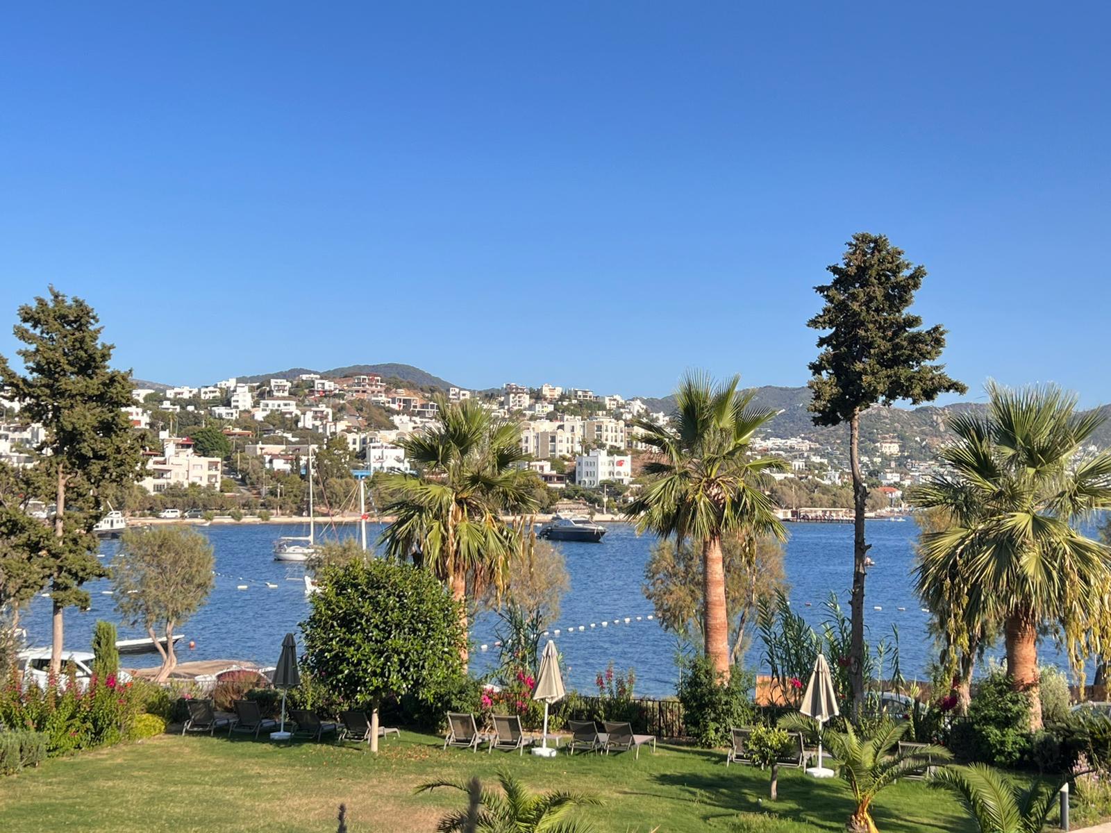 Meerblick, eigener Garten & Steg – exklusives Wohnen in Yalıkavak