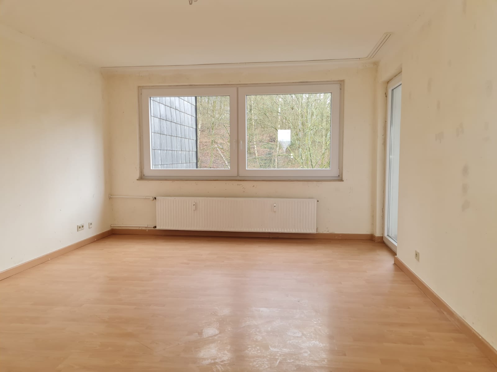 Charmante 2-Zimmer-Eigentumswohnung mit Loggia in ruhiger Lage von Velbert-Langenberg. 