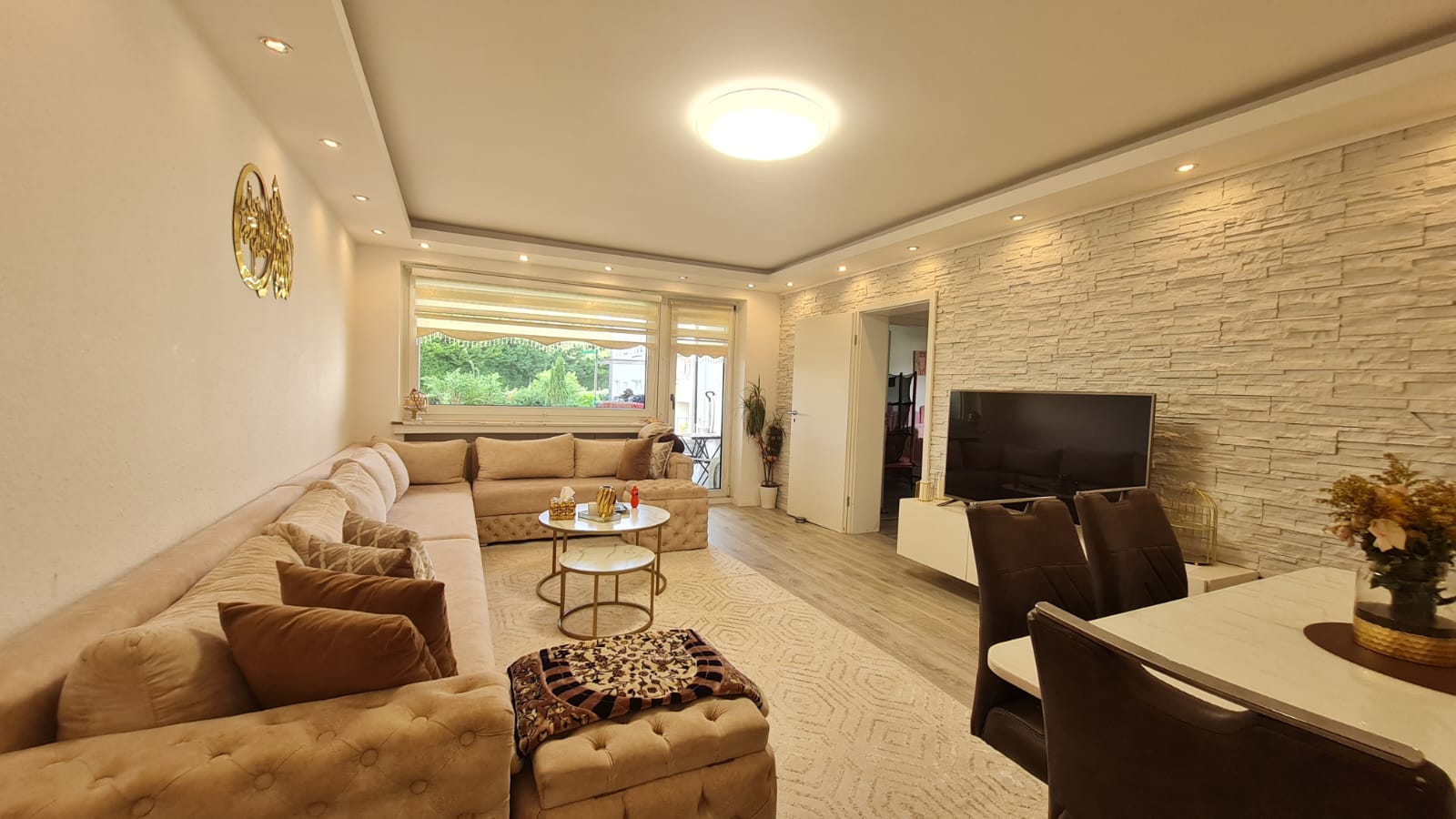 Drei- Zimmer- Wohnung mit West- Loggia